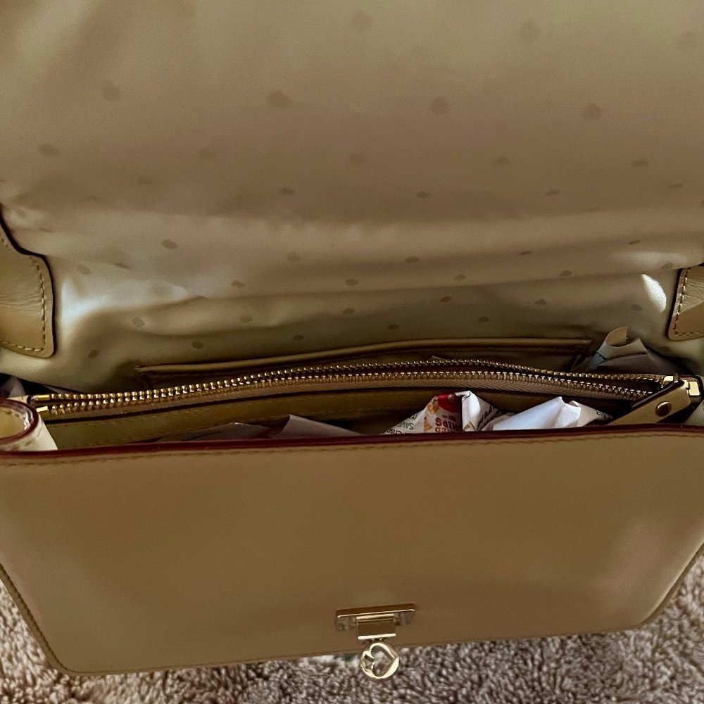 KATE SPADE Tan Purse with Bow Locket - Picture 7 of 7